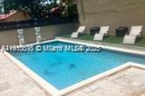 Купить виллу или дом в Майами, Флорида 2 спальни, 159.61м2, № 1966124 - фото 2