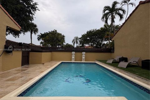 Villa ou maison à vendre à Miami, Floride: 2 chambres, 159.61 m2 № 1966124 - photo 16