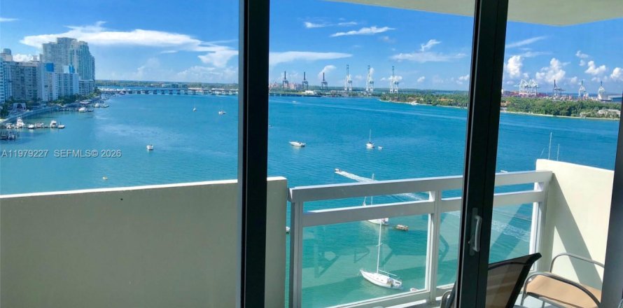 Studio à Condo à Miami Beach, Floride  № 2046014