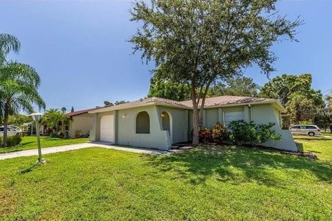 Casa en venta en Sarasota, Florida, 2 dormitorios, 79.62 m2 № 1749461 - foto 4