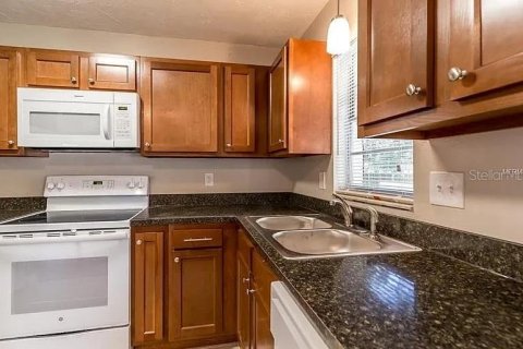House in Sarasota, Florida 2 bedrooms, 79.62 sq.m. № 1749461 - photo 11