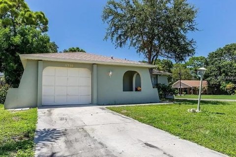 Casa en venta en Sarasota, Florida, 2 dormitorios, 79.62 m2 № 1749461 - foto 3