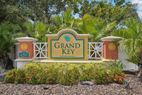 Copropriété à vendre à Tampa, Floride: 2 chambres, 105.07 m2 № 1908971 - photo 5