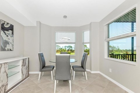 Condo in Venice, Florida, 2 bedrooms in WELLEN PARK  № 1411412 - photo 29