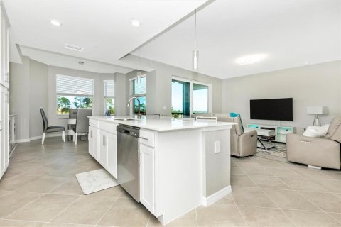 Condo in Venice, Florida, 2 bedrooms in WELLEN PARK  № 1411412 - photo 26
