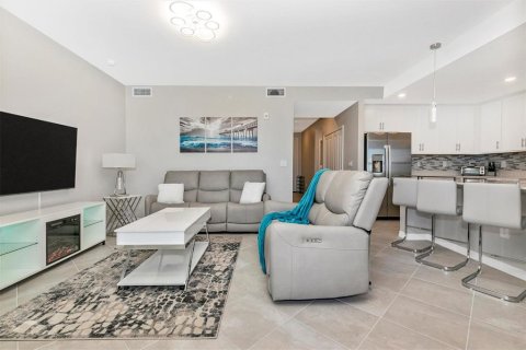 Condo in Venice, Florida, 2 bedrooms in WELLEN PARK  № 1411412 - photo 16