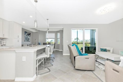 Condo in Venice, Florida, 2 bedrooms in WELLEN PARK  № 1411412 - photo 17