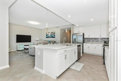 Condo in Venice, Florida, 2 bedrooms in WELLEN PARK  № 1411412 - photo 25