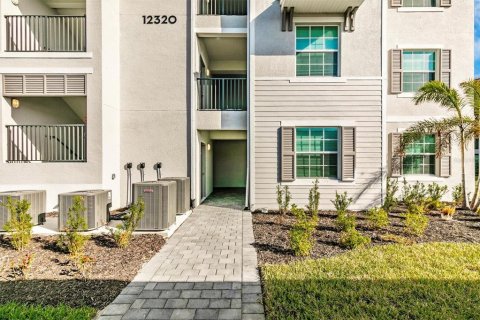Condo in Venice, Florida, 2 bedrooms in WELLEN PARK  № 1411412 - photo 2