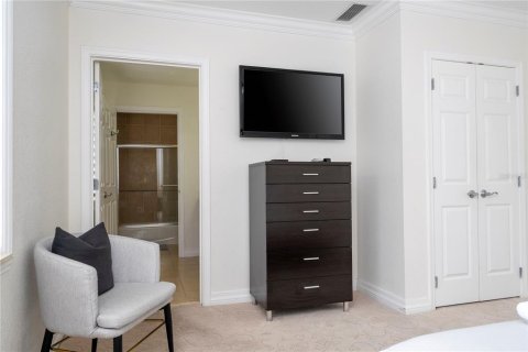 Condo in Four Corners, Florida, 3 bedrooms № 2196780 - photo 19
