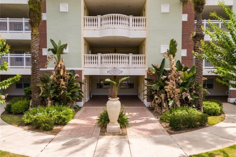 Condo in Four Corners, Florida, 3 bedrooms № 2196780 - photo 3