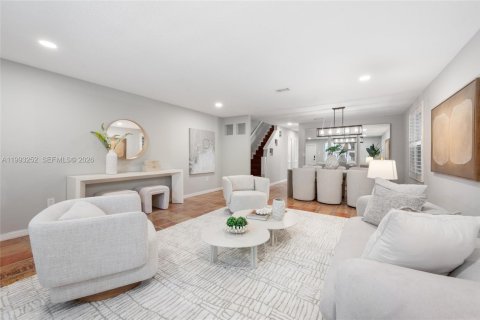 Купить таунхаус в Майами, Флорида 3 спальни, 160.72м2, № 2057227 - фото 4