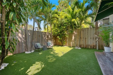 Купить таунхаус в Майами, Флорида 3 спальни, 160.72м2, № 2057227 - фото 15