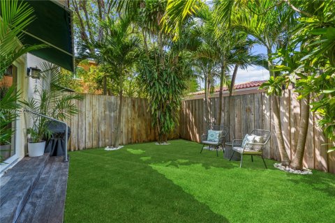 Купить таунхаус в Майами, Флорида 3 спальни, 160.72м2, № 2057227 - фото 14