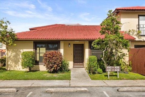 Townhouse in Kissimmee, Florida 2 bedrooms, 96.43 sq.m. № 1821142 - photo 1