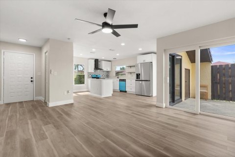 Townhouse in Kissimmee, Florida 2 bedrooms, 96.43 sq.m. № 1821142 - photo 4