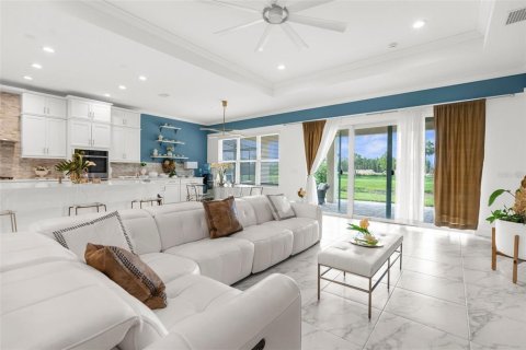 House in Wesley Chapel, Florida 4 bedrooms, 225.2 sq.m. № 1829566 - photo 8
