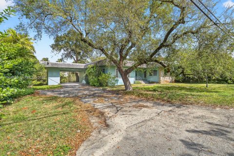 Villa ou maison à vendre à Miami, Floride: 2 chambres, 192.03 m2 № 2063080 - photo 2
