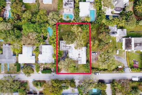 Villa ou maison à vendre à Miami, Floride: 2 chambres, 192.03 m2 № 2063080 - photo 30