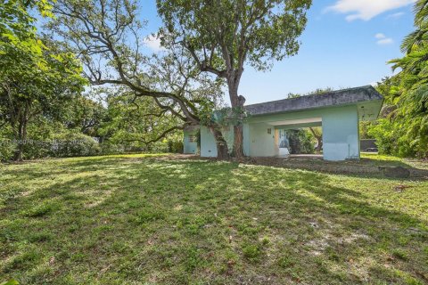 Villa ou maison à vendre à Miami, Floride: 2 chambres, 192.03 m2 № 2063080 - photo 3