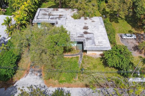 Villa ou maison à vendre à Miami, Floride: 2 chambres, 192.03 m2 № 2063080 - photo 27