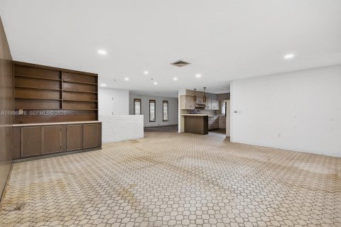 Villa ou maison à vendre à Miami, Floride: 2 chambres, 192.03 m2 № 2063080 - photo 11