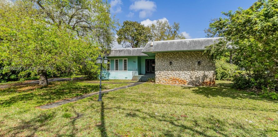 Villa ou maison à Miami, Floride 2 chambres, 192.03 m2 № 2063080