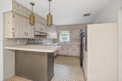 Villa ou maison à vendre à Miami, Floride: 2 chambres, 192.03 m2 № 2063080 - photo 16