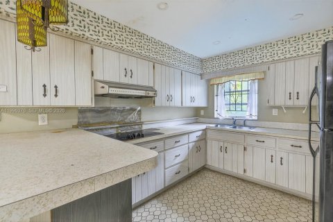 Villa ou maison à vendre à Miami, Floride: 2 chambres, 192.03 m2 № 2063080 - photo 18