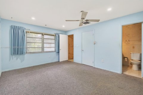 Villa ou maison à vendre à Miami, Floride: 2 chambres, 192.03 m2 № 2063080 - photo 14