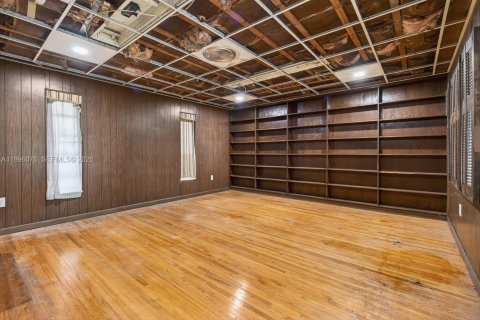 Villa ou maison à vendre à Miami, Floride: 2 chambres, 192.03 m2 № 2063080 - photo 25