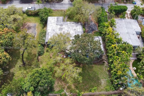 Villa ou maison à vendre à Miami, Floride: 2 chambres, 192.03 m2 № 2063080 - photo 28
