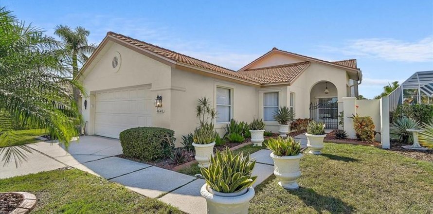 House in Bradenton, Florida 3 bedrooms, 150.87 sq.m. № 2116362