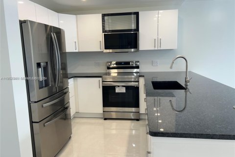 Снять в аренду кондоминиум в Норт-Майами-Бич, Флорида 1 спальня, 75.44м2, № 2007386 - фото 16