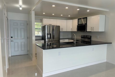 Снять в аренду кондоминиум в Норт-Майами-Бич, Флорида 1 спальня, 75.44м2, № 2007386 - фото 14