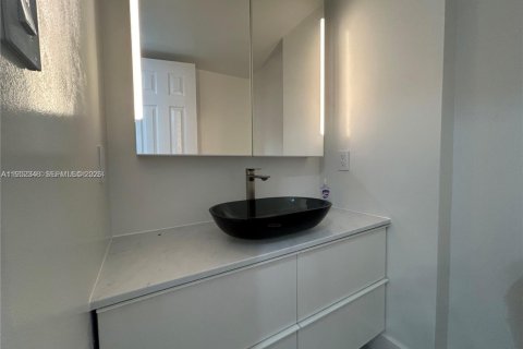 Снять в аренду кондоминиум в Норт-Майами-Бич, Флорида 1 спальня, 75.44м2, № 2007386 - фото 18