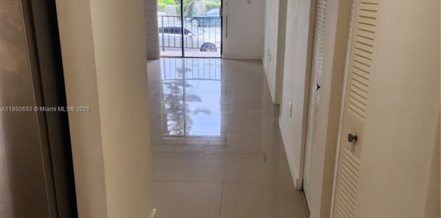 Condo à Miami Beach, Floride, 1 chambre  № 1946409