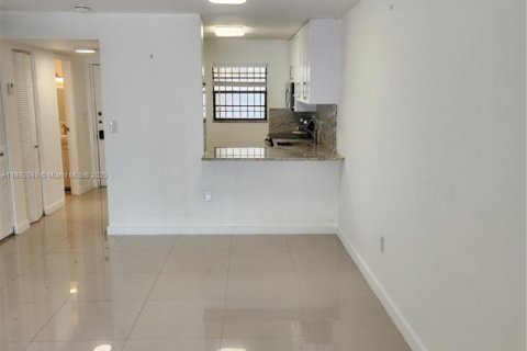 Copropriété à louer à Miami Beach, Floride: 1 chambre, 63.55 m2 № 1946409 - photo 5