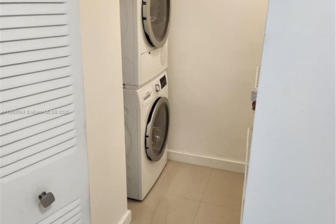 Copropriété à louer à Miami Beach, Floride: 1 chambre, 63.55 m2 № 1946409 - photo 14