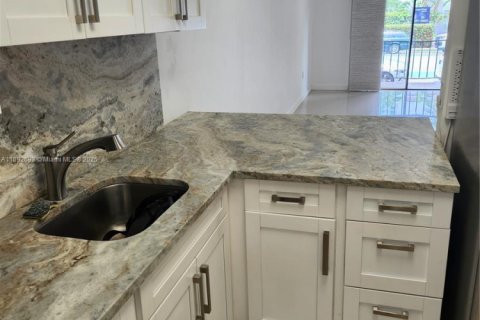 Copropriété à louer à Miami Beach, Floride: 1 chambre, 63.55 m2 № 1946409 - photo 8
