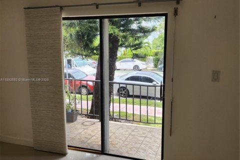 Copropriété à louer à Miami Beach, Floride: 1 chambre, 63.55 m2 № 1946409 - photo 3