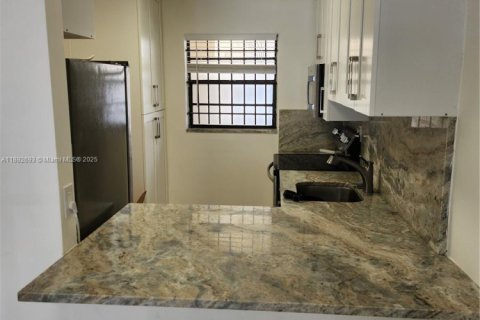 Copropriété à louer à Miami Beach, Floride: 1 chambre, 63.55 m2 № 1946409 - photo 6