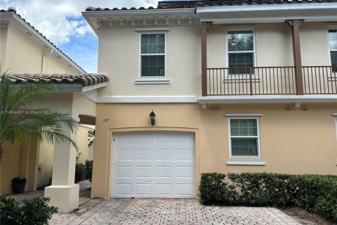 Townhouse in Palm Beach Gardens, Florida 3 bedrooms, 145.86 sq.m. № 1892690 - photo 10