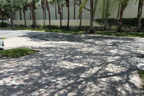 Townhouse in Palm Beach Gardens, Florida 3 bedrooms, 145.86 sq.m. № 1892690 - photo 19