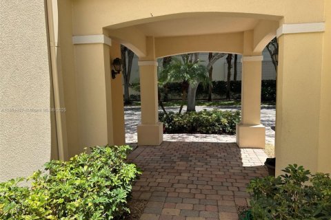 Townhouse in Palm Beach Gardens, Florida 3 bedrooms, 145.86 sq.m. № 1892690 - photo 21