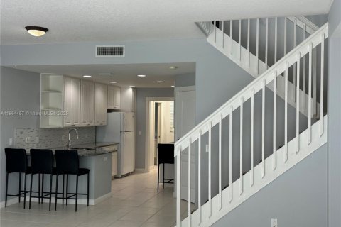 Townhouse in Palm Beach Gardens, Florida 3 bedrooms, 145.86 sq.m. № 1892690 - photo 26