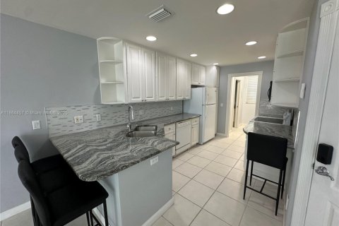 Townhouse in Palm Beach Gardens, Florida 3 bedrooms, 145.86 sq.m. № 1892690 - photo 5