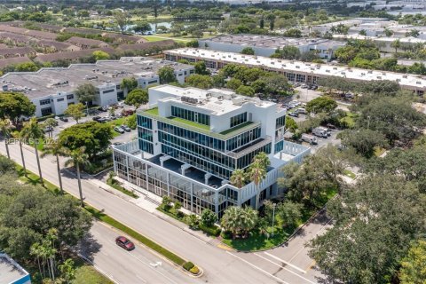 Commercial property in Doral, Florida № 2006088 - photo 16