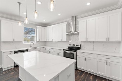 Casa en alquiler en Tampa, Florida, 4 dormitorios, 233.56 m2 № 1847278 - foto 7