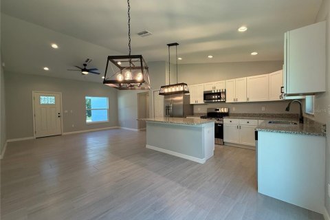 House in Dunnellon, Florida 3 bedrooms, 128.21 sq.m. № 1912645 - photo 4